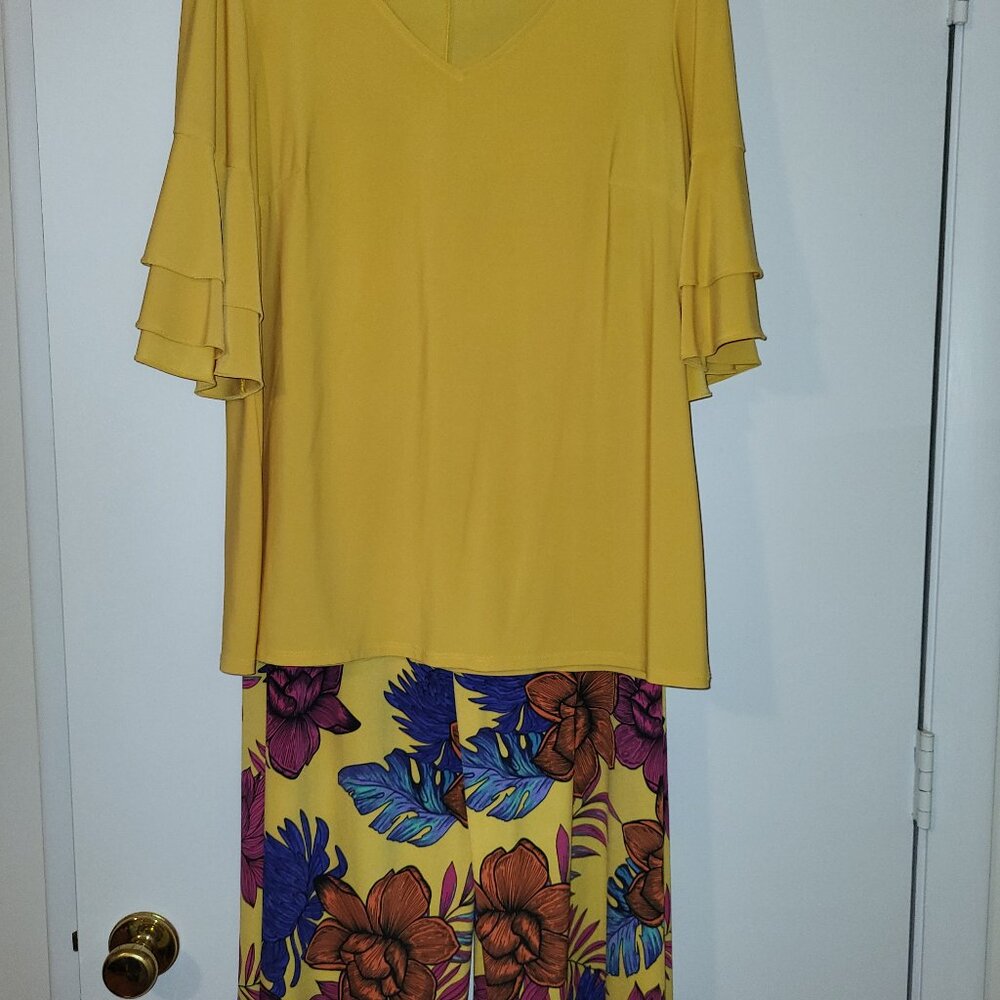 NWOT Coco Bianco Ladies Top and Palazzo pant (L)
